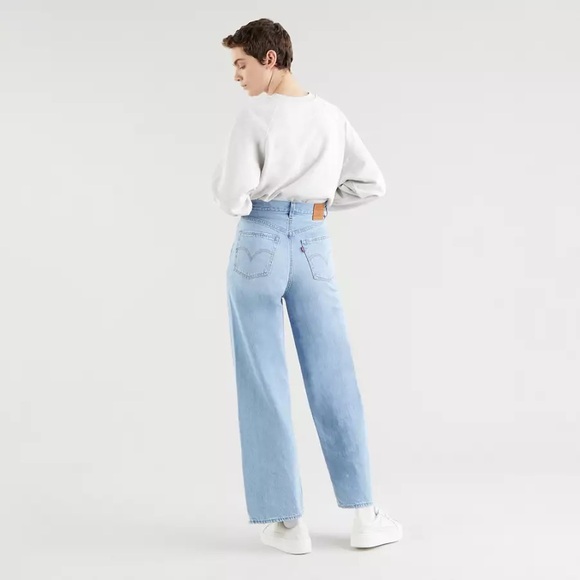 Levi's High Loose Women's High-Rise Wide Leg Jeans in Medium Blue Denim - Picture 3 of 8